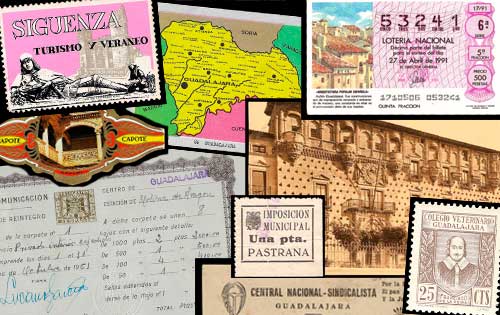 Montaje con objetos de otros coleccionismos como vitolas, postales, loterías, viñetas...